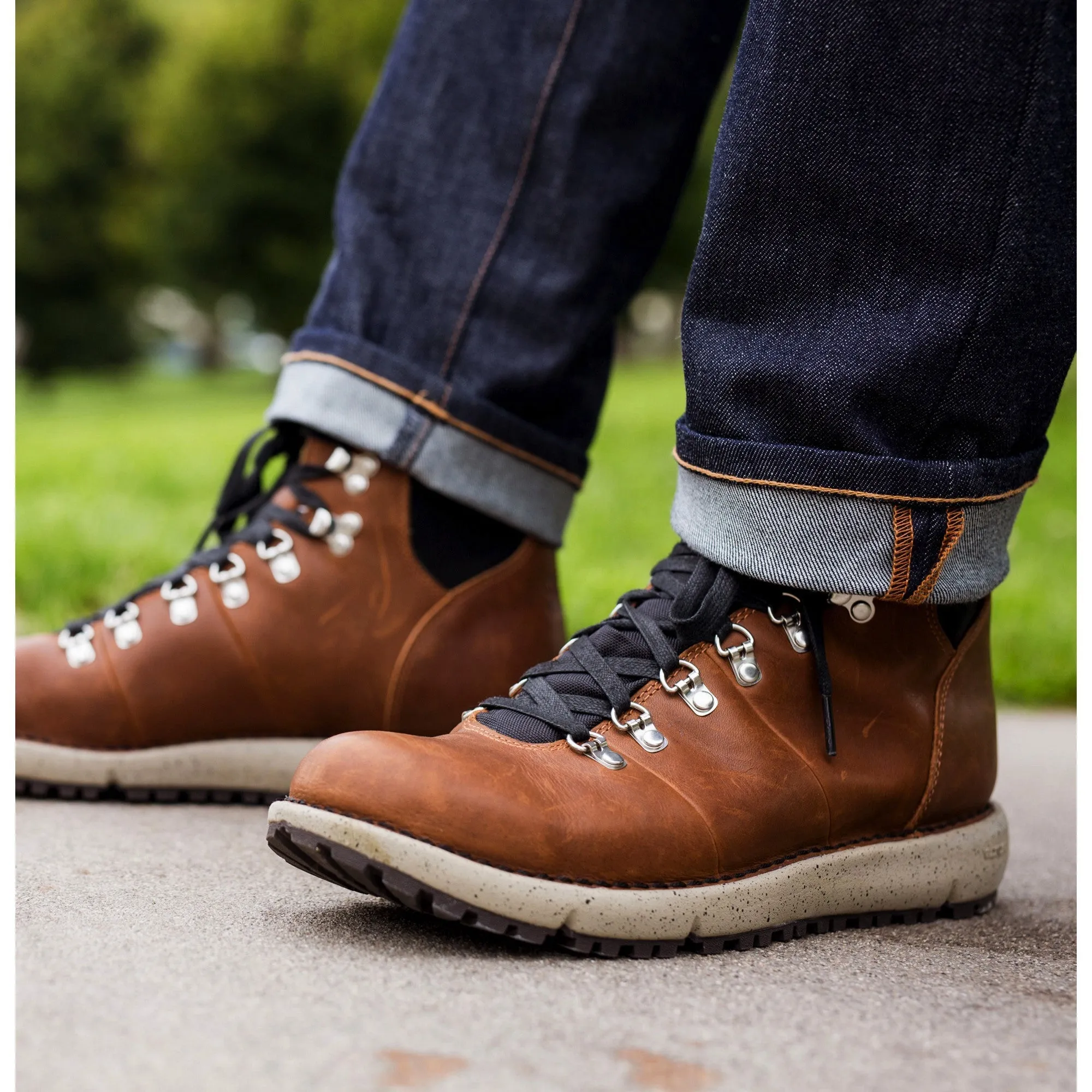 Danner Men's Vertigo 917 5" WP Modernized Hiking Boot - Brown - 32381